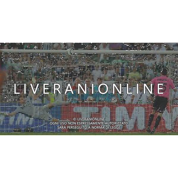 Trofeo TIM 2011 Bari - 18.08.2011 Inter-Milan-Juventus Nella Foto:barzagli manda sulla traversa l\'ultimo rigore /Ph.Vitez-Ag. Aldo Liverani