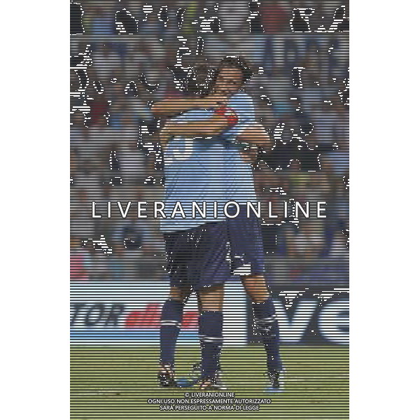 Roma - 18/08/2011 - Stadio Olimpico - Spareggi andata di Uefa Europa League - Lazio vs Rabotnicki - nella foto: stefano Mauri festeggia con Miroslasv Klose ¬© Fabrizio Corradetti - ag. Aldo Liverani sas