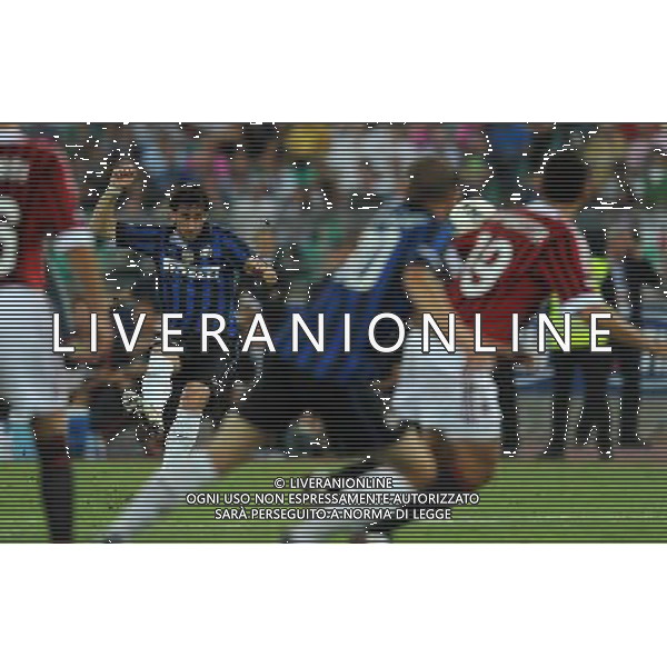 Trofeo TIM 2011 Bari - 18.08.2011 Inter-Milan-Juventus Nella Foto:milito colpisce la traversa /Ph.Vitez-Ag. Aldo Liverani