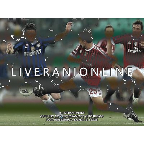 Trofeo TIM 2011 Bari - 18.08.2011 Inter-Milan-Juventus Nella Foto:milito-bonera /Ph.Vitez-Ag. Aldo Liverani