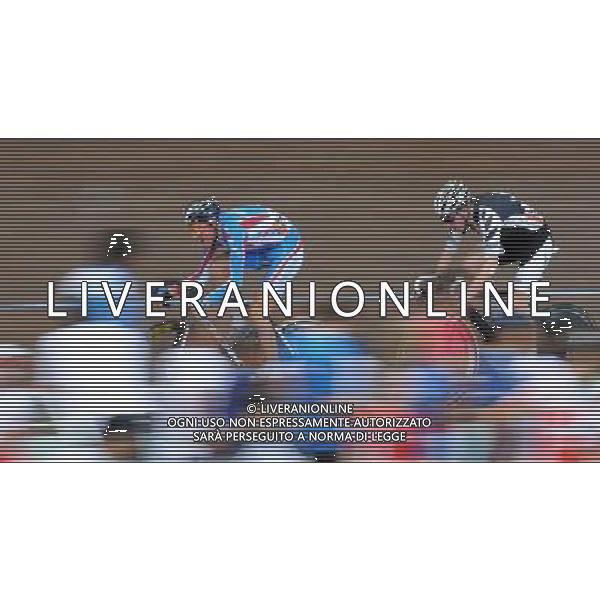 (110818) -- SHENZHEN, Aug. 18, 2011 () -- Artur Ershov (L) of Russia competes during men\'s 30km points race of cycling track at the 26th Summer Universiade in Shenzhen, a city of south China\'s Guangdong Province, on Aug. 18, 2011. Ershov won the gold medal with total points of 47. (/Li Ga)(wx)
