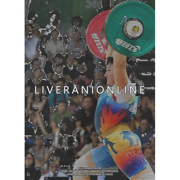 (110818) SHENZHEN, Aug. 18, 2011 Alexandra Aborneva of Kazakhstan competes during the women\'s +75kg weightlifting competition at the 26th Summer Universiade in Shenzhen, a city of south China\'s Guangdong Province, Aug. 18, 2011. Alexandra Aborneva claimed the silver medal of the event with a total of 247kg. (/Wang Song)