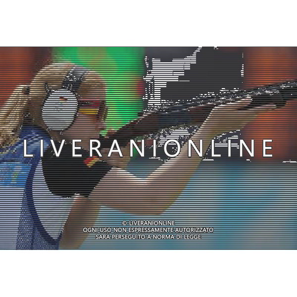 (110818) SHENZHEN, Aug. 18, 2011 Jana Beckmann of Germany competes during the final shoot off of trap women event of shotgun at the 26th Summer Universiade in Shenzhen, a city of south China\'s Guangdong Province, Aug. 18, 2011. Jana Beckmann claimed the gold medal of the event with a total of 94 hits. (/Lin Yiguang)