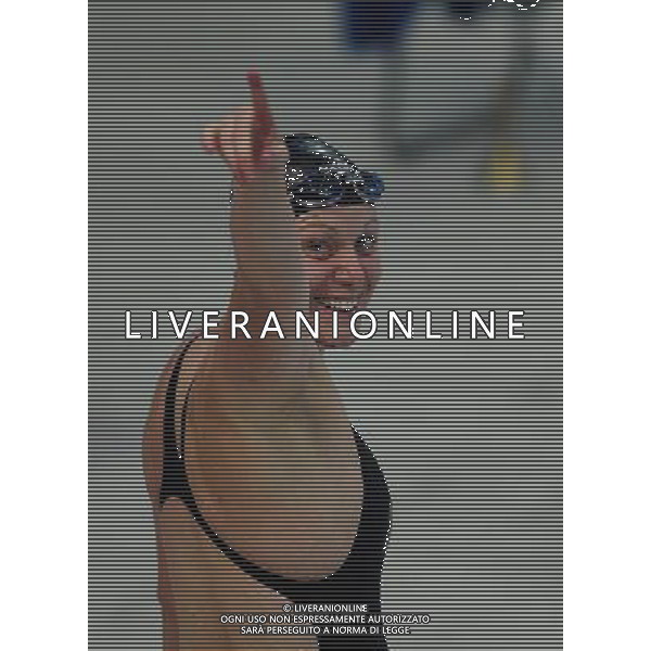 (110818) SHENZHEN, Aug. 18, 2011 Jennifer Connolly of US celebrates after winning the women\'s swimming 50M backstrock final at the 26th Summer Universiade, in Shenzhen, a city of south China\'s Guangdong Province, Aug. 18, 2011. Connolly won the title of the event with 27.92 seconds. (/Lu Hanxin)(bxf)