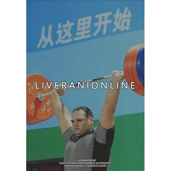 (110818) -- SHENZHEN, Aug. 18, 2011 () -- Mohamed Masoud of Egypt competes during the men\'s +150kg weightlifting competition at the 26th Summer Universiade in Shenzhen, a city of south China\'s Guangdong Province, Aug. 18, 2011. Masoud Mohamed claimed the title with a total of 412kg. (/Wang Song)