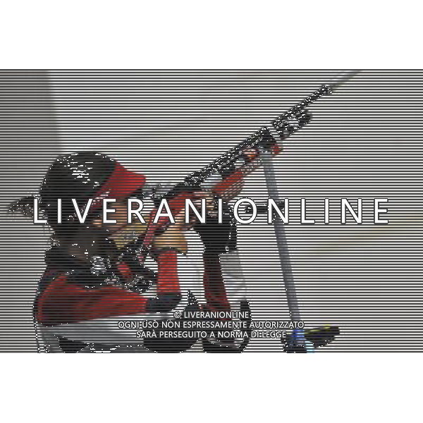 (110818) -- SHENZHEN, Aug. 18, 2011 () -- Petra Zublasing of Italy aims during the women\'s 10m air rifle individual final of shooting at the 26th Summer Universiade in Shenzhen, a city of south China\'s Guangdong Province, Aug. 18, 2011. Petra Zublasing won the gold medal of the event. (/Chen Yehua)