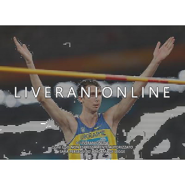 (110818) -- SHENZHEN, Aug. 18, 2011 () -- Bogdan Bondarenko of Ukraine celebrates after winning the men\'s high jump final of athletics event at the 26th Summer Universiade, in Shenzhen, a city of south China\'s Guangdong Province, Aug. 18, 2011. Bogdan Bondarenko won the gold medal with 2.28 meters. (/Liao Yujie) (bxf)