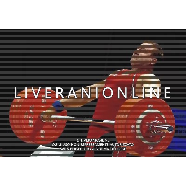 (110818) -- SHENZHEN, Aug. 18, 2011 () -- Oleg Proshak of Unkraine competes during the men\'s +150kg weightlifting competition at the 26th Summer Universiade in Shenzhen, a city of south China\'s Guangdong Province, Aug. 18, 2011. Oleg Proshak took the bronze with a total of 402kg. (/Wang Song)