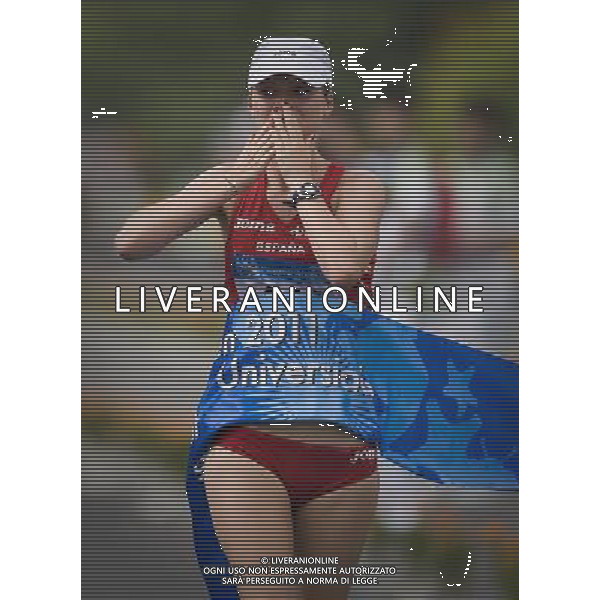 (110819) -- SHENZHEN, Aug. 19, 2011 () -- Julia Takacs Nyerges of Spain crossed the finish line during women\'s 20km walk of athletics at the 26th Summer Universiade in Shenzhen, a city of south China\'s Guangdong Province, on Aug. 19, 2011. Julia Takacs Nyerges claimed the gold medal with 1 hour 33 minutes 51 seconds. (/Lui Sui Wai)(wx)
