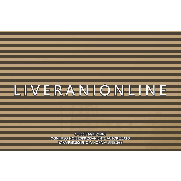 (110818) BAGHDAD, Aug. 18, 2011 Dust shrouds Baghdad, capital of Iraq, on Aug. 18, 2011. Dust hits Baghdad in summer frequently due to its dry weather. (/Zhang Ning) (zx)