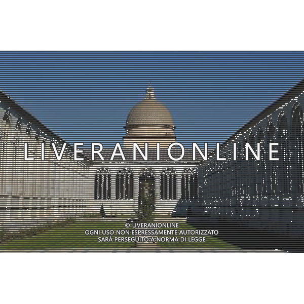 (110819) -- ROME, Aug. 19, 2011 () -- Photo taken on Aug. 17, 2011 shows a view of the cemetery at the Duomo Square (Piazza del Duomo) in Pisa, central Italy. Standing in a large green expanse, Piazza del Duomo houses a group of monuments well-known all over the world. The four masterpieces of medieval architecture, the cathedral, the baptistry, the campanile (the \'Leaning Tower\') and the cemetery had a great influence on monumental art in Italy from the 11th to the 14th century. The UNESCO inscribed the Piazza del Duomo of Pisa in the World Heritage List in 1987. (/Wang Qingqin) (yc)