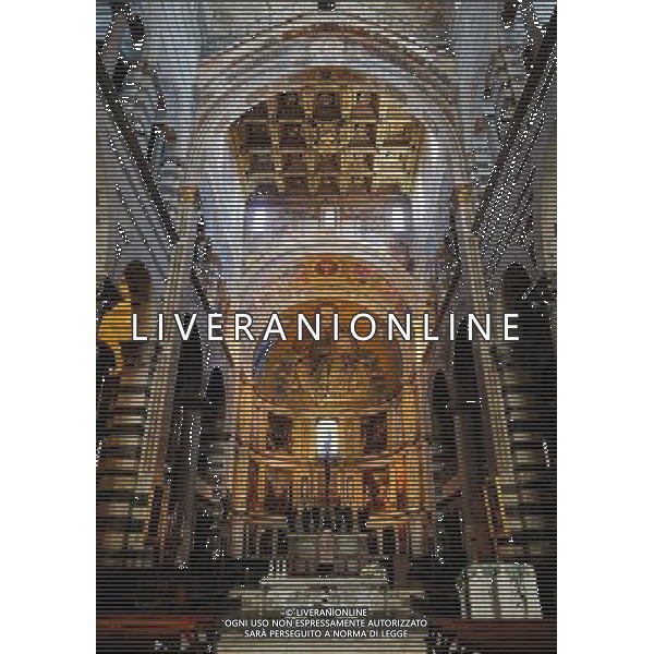 (110819) -- ROME, Aug. 19, 2011 () -- Photo taken on Aug. 17, 2011 shows the inner view of the cathedral at the Duomo Square (Piazza del Duomo) in Pisa, central Italy. Standing in a large green expanse, Piazza del Duomo houses a group of monuments well-known all over the world. The four masterpieces of medieval architecture, the cathedral, the baptistry, the campanile (the \'Leaning Tower\') and the cemetery had a great influence on monumental art in Italy from the 11th to the 14th century. The UNESCO inscribed the Piazza del Duomo of Pisa in the World Heritage List in 1987. (/Wang Qingqin) (yc)