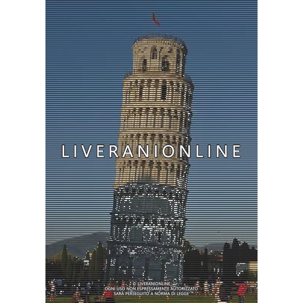 (110819) -- ROME, Aug. 19, 2011 () -- Photo taken on Aug. 17, 2011 shows the campanile (the \'Leaning Tower\') at the Duomo Square (Piazza del Duomo) in Pisa, central Italy. Standing in a large green expanse, Piazza del Duomo houses a group of monuments well-known all over the world. The four masterpieces of medieval architecture, the cathedral, the baptistry, the campanile (the \'Leaning Tower\') and the cemetery had a great influence on monumental art in Italy from the 11th to the 14th century. The UNESCO inscribed the Piazza del Duomo of Pisa in the World Heritage List in 1987. (/Wang Qingqin) (yc)