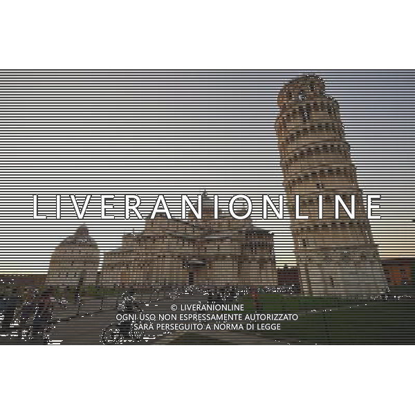 (110819) -- ROME, Aug. 19, 2011 () -- Photo taken on Aug. 17, 2011 shows the baptistry, the cathedral and the campanile (the the \'Leaning Tower\') (from L to R) at the Duomo Square (Piazza del Duomo) in Pisa, central Italy. Standing in a large green expanse, Piazza del Duomo houses a group of monuments well-known all over the world. The four masterpieces of medieval architecture, the cathedral, the baptistry, the campanile (the \'Leaning Tower\') and the cemetery had a great influence on monumental art in Italy from the 11th to the 14th century. The UNESCO inscribed the Piazza del Duomo of Pisa in the World Heritage List in 1987. (/Wang Qingqin) (yc)