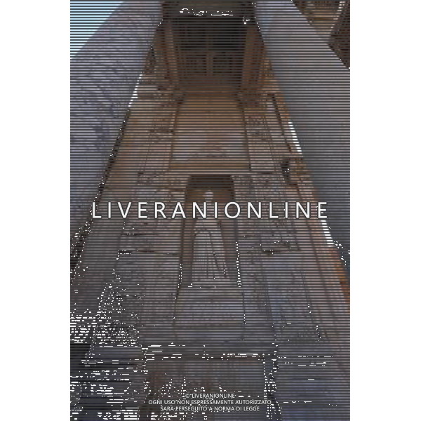 (110819) -- IZMIR, Aug. 19, 2011 () -- Photo taken on Aug. 18, 2011 shows the site of the Celsus Library in Ephesus, Turkey. Ephesus (Ancient Greek Ephesos, Turkish Efes) was an ancient Greek city, and later a major Roman city, near present-day Selcuk, Izmir Province, Turkey. It is one of the biggest and best-preserved Roman cities in the world. In the Roman period, it was for many years the second largest city of the Roman Empire, ranking behind Rome, the empire\'s capital. Ephesus had a population of more than 250,000 in the 1st century BC, which also made it the second largest city in the world. (/Ma Yan) (yc)