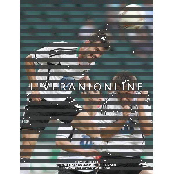 18.08.2011, WARSZAWA, PILKA NOZNA, LIGA EUROPY, UEFA EUROPA LEAGUE, LEGIA WARSZAWA - SPARTAK MOSKWA, MICHAL ZEWLAKOW, MIROSLAV RADOVIC (LEGIA), FOT. TOMASZ JASTRZEBOWSKI / FOTO OLIMPIK/NEWSPIX.PL UEFA EUROPA LEAGUE QUALIFICATION SEASON 2011/2012 LEGIA WARSAW v SPARTAK MOSCOV --- Newspix.pl *** Local Caption *** www.newspix.pl mail us: info@newspix.pl call us: 0048 022 23 22 222 --- Polish Picture Agency by Ringier Axel Springer Poland