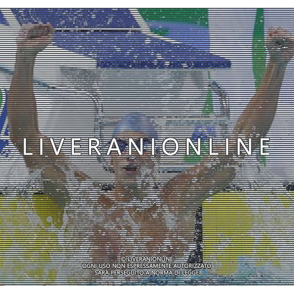(110819) -- SHENZHEN, Aug. 19, 2011 () -- Lucio Spadaro of Italy celebrates after the men\'s 50m freestyle final at the 26th Summer Universiade in Shenzhen, a city of south China\'s Guangdong Province, Aug. 19, 2011. Lucio Spadaro won the gold with 22.30 seconds. (/Chen Jianli)(lm)