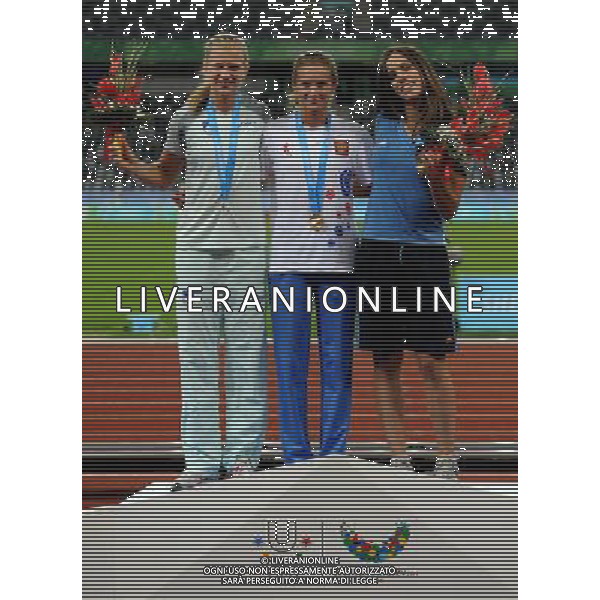 (110819) -- SHENZHEN, Aug. 19, 2011 () -- Gold medalist Alexandra Kiryashova of Russia (C), silver medalist Tina Sutej of Slovenia (L), and bronze medalist Aikaterini Stefanidi of Greece pose on the podium during the awarding ceremony of women\'s pole vault of athletics event at the 26th Summer Universiade in Shenzhen, a city of south China\'s Guangdong Province, on Aug. 19, 2011. (/Lin Yiguang)
