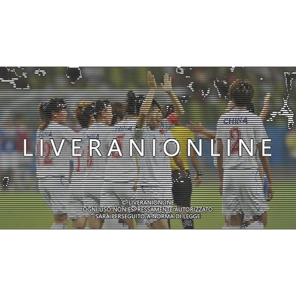 (110819) -- SHENZHEN, Aug. 19, 2011 () -- Bi Yan (2nd R) of China celebrates for a goal during the women\'s football semifinal against Brazil at the 26th Summer Universiade in Shenzhen, a city of south China\'s Guangdong Province, Aug. 19, 2011. China won 4-3 on a penalty shoot-out, after a 1-1 draw. (/Wang Haofei)(lm)