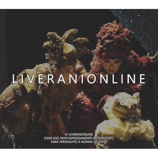 (110820) -- HARBIN, Aug. 20, 2011 () -- Artists perform during the debut of musical play \'the Gingerbread Man\' in Harbin Drama Theater in Harbin, capital of northeast China\'s Heilongjiang Province, Aug. 20, 2011. \'The Gingerbread Man\', a well-known musical play for children created by English playwright David Wood, was staged here on Saturday. (/Wang Song) (xzj)