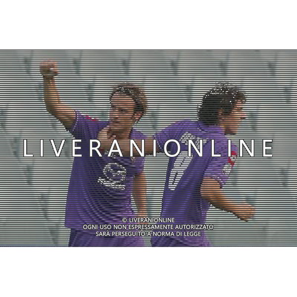FIRENZE, 21 AGOSTO 2011 COPPA ITALIA TIM CUP 2011 2012 FIORENTINA CITTADELLA NELLA FOTO: ESULTANZA DI GILARDINO DOPO IL SUO GOL DELL\'1-0 FOTO STEFANO D\'ERRICO/AG. ALDO LIVERANI S.A.S.