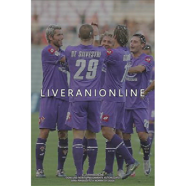 FIRENZE, 21 AGOSTO 2011 COPPA ITALIA TIM CUP 2011 2012 FIORENTINA CITTADELLA NELLA FOTO: ESULTANZA DELLA FIORENTINA DOPO IL GOL DEL 2-1 DI CERCI FOTO STEFANO D\'ERRICO/AG. ALDO LIVERANI S.A.S.