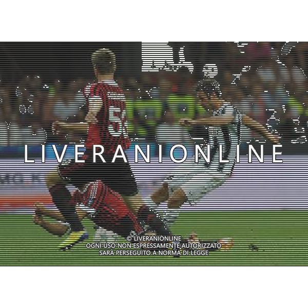 Trofeo Luigi Berlusconi 2011 Milano - 21.08.2011 Milan-Juventus Nella Foto:occasione vucinic fermata dal braccio di zambrotta /Ph.Vitez-Ag. Aldo Liverani