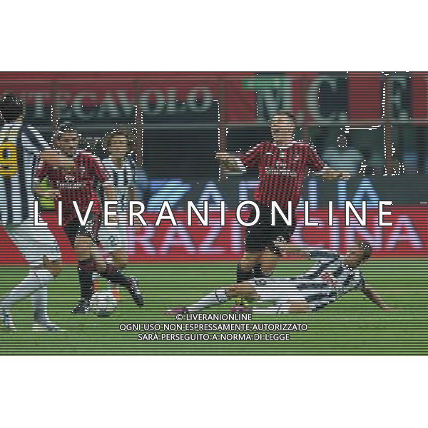 Trofeo Luigi Berlusconi Milano 21-08-2011 Milan - Juventus nella foto: Marchisio su Cassano foto Roberto Garavaglia - ag. Aldo Liverani sas