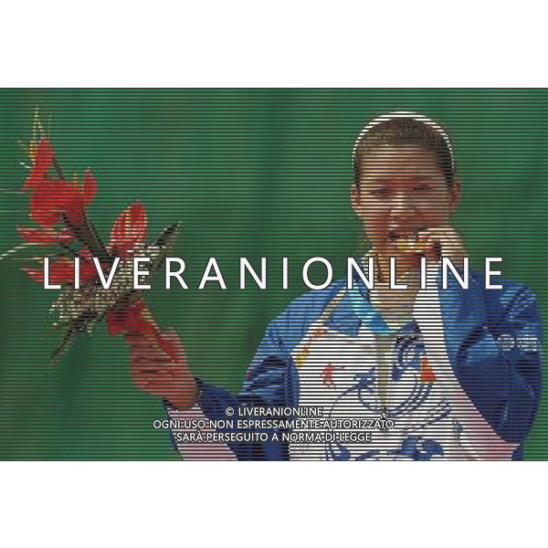 (110822) -- SHENZHEN, Aug. 22, 2011 () -- Gold medalist Yang Xiaohui of China reacts during women\'s double trap event of shotgun at the 26th Summer Universiade in Shenzhen, a city of south China\'s Guangdong Province, on Aug. 22, 2011. (/Lin Yiguang)(wx)