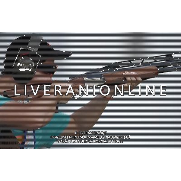 (110822) -- SHENZHEN, Aug. 22, 2011 () -- Pan Qiang of China shoots during men\'s double trap team event of shotgun at the 26th Summer Universiade in Shenzhen, a city of south China\'s Guangdong Province, on Aug. 22, 2011. China won the gold medal with a total score of 427. (/Lin Yiguang)(wx)