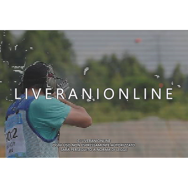 (110822) -- SHENZHEN, Aug. 22, 2011 () -- Pan Qiang of China shoots during men\'s double trap team event of shotgun at the 26th Summer Universiade in Shenzhen, a city of south China\'s Guangdong Province, on Aug. 22, 2011. China won the gold medal with a total score of 427. (/Lin Yiguang)(wx)