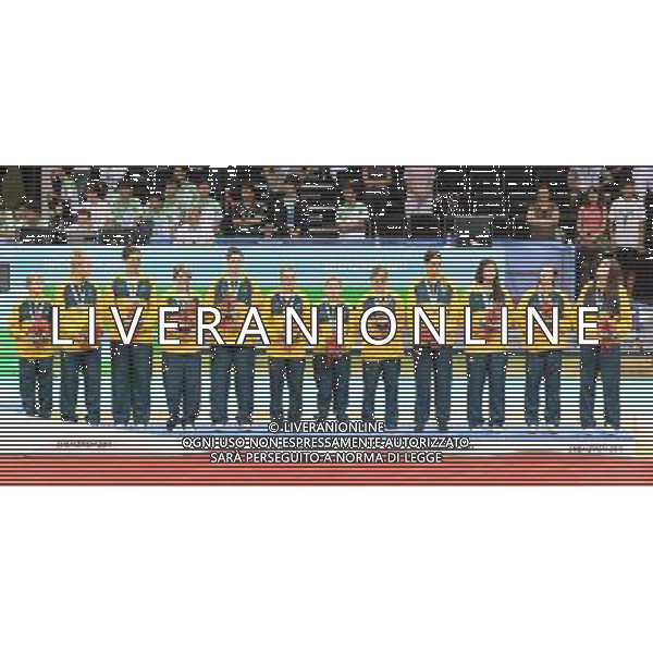 (110821) -- SHENZHEN, Aug. 21, 2011 () -- The team members of Australia pose for a group photo during the awarding ceremony of the women\'s basketball event at the 26th Summer Universiade in Shenzhen, a city of south China\'s Guangdong Province, on Aug. 21, 2011. Australia claimed the bronze medal of the event. (/Meng Yongmin)