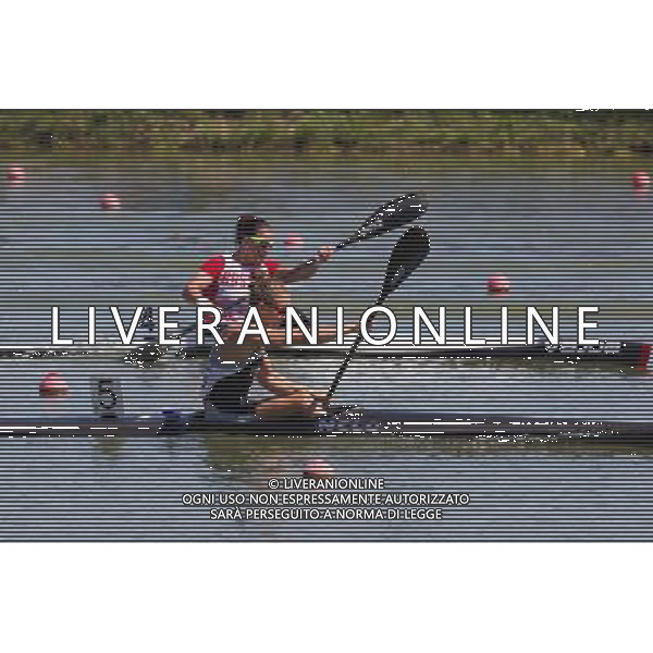 (110822) -- SZEGED, Aug. 22, 2011 () -- Lisa Carrington (front) from New Zeland paddles her boat during the women\'s K1 200m final of the 2011 ICF World Canoe Sprint Championships in Szeged, Hungary, Aug. 21, 2011. Carrington claimed the title in 39.998 seconds. (/Attila Volgyi)