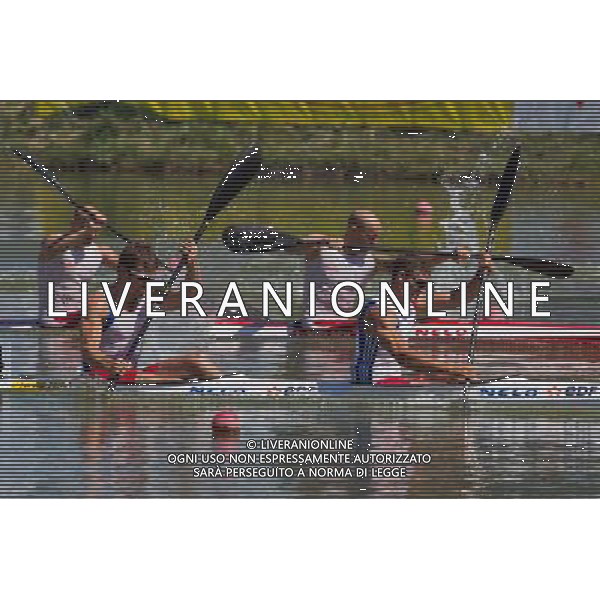(110822) -- SZEGED, Aug. 22, 2011 () -- Arnaud Hybois(front, R) and Jouve Sebastien (front, L) from France paddles the boat during the men\'s K2 200m final of the 2011 ICF World Canoe Sprint Championships in Szeged, Hungary, Aug. 21, 2011. They claimed the title in 32.940 seconds. (/Attila Volgyi)