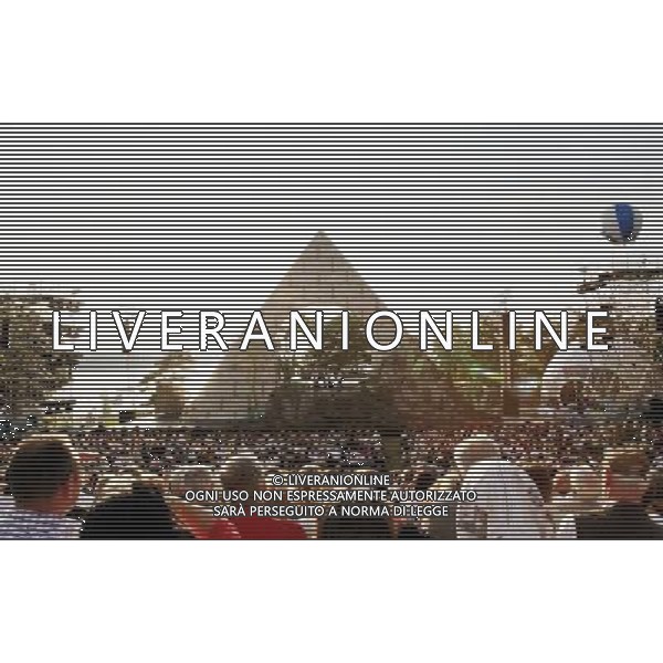 (110822) -- BERLIN, Aug. 22, 2011 () -- Mozart\'s opera The Magic Flute is performed on the pyramidal stage beside the Wannsee lake in Berlin, Germany, Aug. 21, 2011. The masterpiece is the most famous and most performed German opera for more than 200 years. (/Pan Xu) (djj)