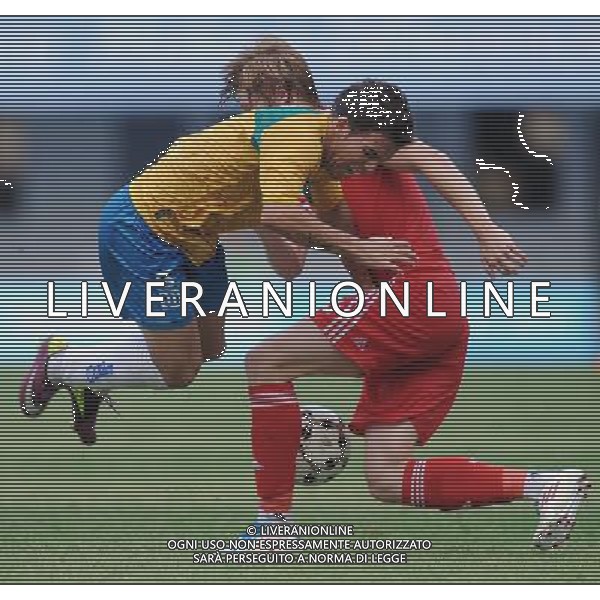 (110822) -- SHENZHEN, Aug. 22, 2011 () -- Luiz Ciriaco (L) of Brazil competes during the men\'s bronze medal football match between Brazil and Russia at the 26th Summer Universiade in Shenzhen, a city of south China\'s Guangdong Province, Aug. 22, 2011. Brazil won 2-0 to win the bronze. (/Li Ga)(lm)