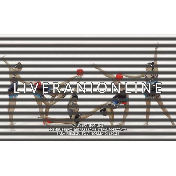 (110822) -- SHENZHEN, Aug. 22, 2011 () -- The Russian group competes during the 5 balls final of rhythmic gymnastics at the 26th Summer Universiade in Shenzhen, a city of south China\'s Guangdong Province, Aug. 22, 2011. The Russian group won the silver medal of the event with a total of 26.925. (/Chen Jianli)