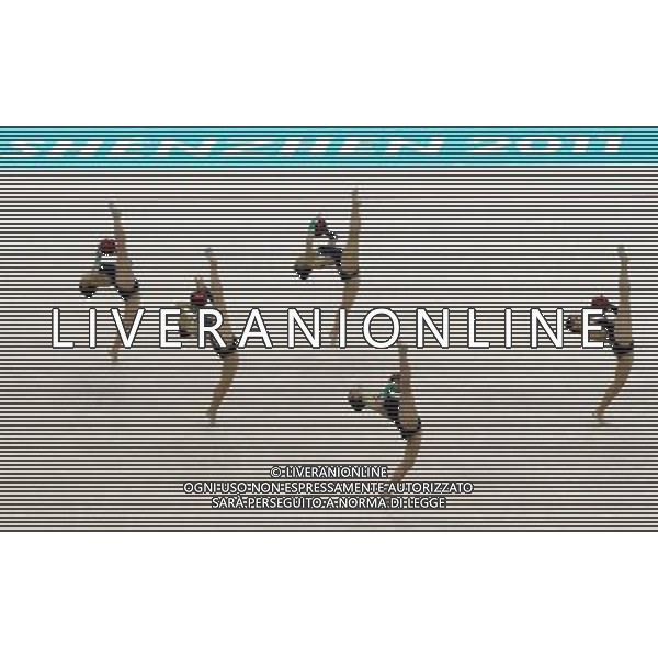 (110822) -- SHENZHEN, Aug. 22, 2011 () -- The Japanese group competes during the 5 balls final of rhythmic gymnastics at the 26th Summer Universiade in Shenzhen, a city of south China\'s Guangdong Province, Aug. 22, 2011. The Japanese group won the bronze medal of the event with a total of 26.875. (/Chen Jianli)