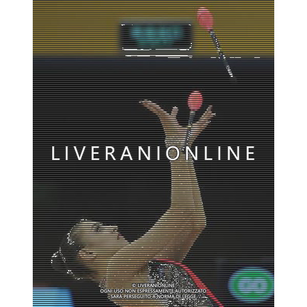 (110822) -- SHENZHEN, Aug. 22, 2011 () -- Evgeniya Kanaeva of Russia competes during the individual clubs final of rhythmic gymnastics at the 26th Summer Universiade in Shenzhen, a city of south China\'s Guangdong Province, Aug. 22, 2011. Evgeniya Kanaeva won the gold medal of the event with a total of 29.200. (/Guo Yong)