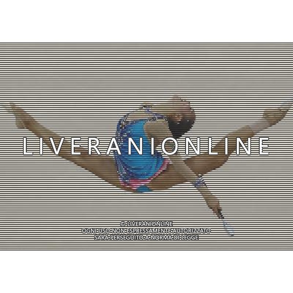 (110822) -- SHENZHEN, Aug. 22, 2011 () -- Aliya Garayeva of Azerbaijan competes during the individual clubs final of rhythmic gymnastics at the 26th Summer Universiade in Shenzhen, a city of south China\'s Guangdong Province, Aug. 22, 2011. Aliya Garayeva won the silver medal of the event with a total of 27.725. (/Chen Jianli)
