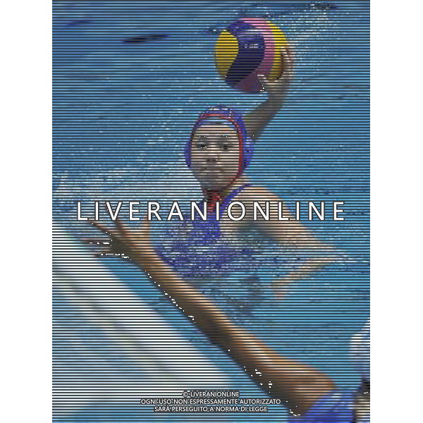 (110822) -- SHENZHEN, Aug. 22, 2011 () -- Elena Garipova of Russia competes during the women\'s water polo bronze medal match against Italy at the 26th Summer Universiade in Shenzhen, a city of south China\'s Guangdong Province, Aug. 22, 2011. Russia won 18-9. (/Wang Haofei)(lm)