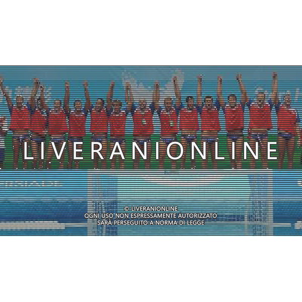(110823) -- SHENZHEN, Aug. 23, 2011 () -- Gold medalist Serbia\'s team reacts during the awarding ceremony of men\'s water polo at the 26th Summer Universiade in Shenzhen, a city of south China\'s Guangdong Province, on Aug. 23, 2011. Serbia beat Russia 11-8 to win the gold. (/Lin Yiguang)(wx)
