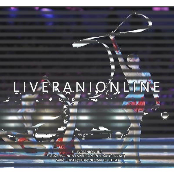 (110823) -- SHENZHEN, Aug. 23, 2011 () -- Performers from Kazan of Russia dance during the closing ceremony of the 26th Summer Universiade held at the Window of the World theme park in Shenzhen, a city of south China\'s Guangdong Province, Aug. 23, 2011. The next Universiade will be held in Kazan in 2013. (/Liang Xu)(kh)