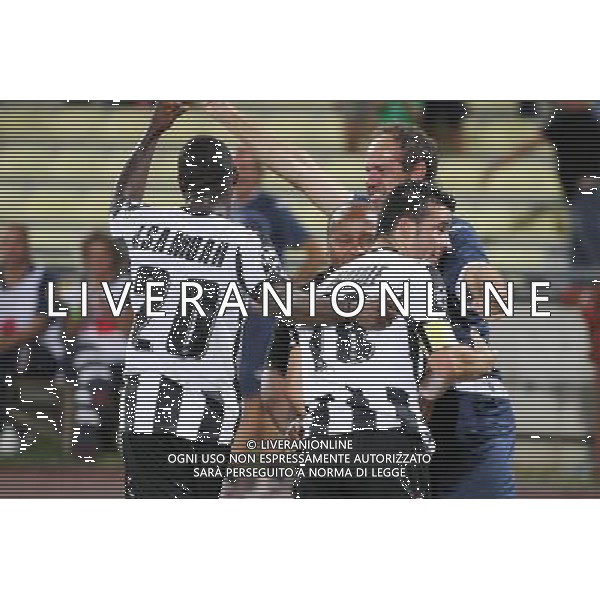 UDINESE - ARSENAL RITORNO PRELIMINARI CHAMPIONS LEAGUE 24/08/2011 NELLA FOTO ABBRACCI ESULTANZA DOPO IL GOL DI ANTONIO DI NATALE CON ASAMOAH ©GARBUIO/AGENZIA ALDO LIVERANI SAS