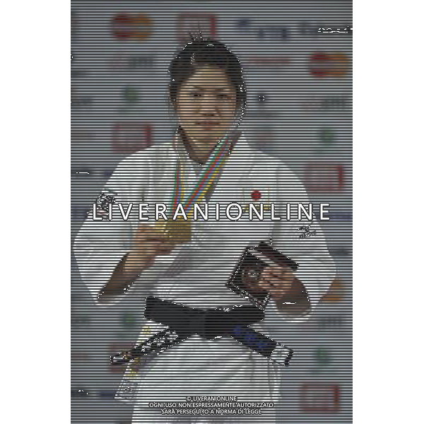 (110825) -- Paris, Aug. 25, 2011 () -- Misato Nakamura (Jap) holds the medal during the awarding ceremony of women\'s 52kg Judo World Championships in Paris, France, Aug. 24, 2011. Misato Nakamura claimed the gold medal of the event. (/Laurent Zabulon)