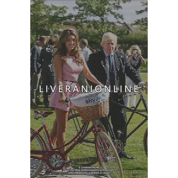 The Mayor of London Boris Johnson and Kelly Brook launch the Mayor of London\'s Sky Ride, a mass participation cycling event, at Potters Field Park beside City Hall in London. Photo date: Thursday August 25, 2011. Photo credit: Johnny Green