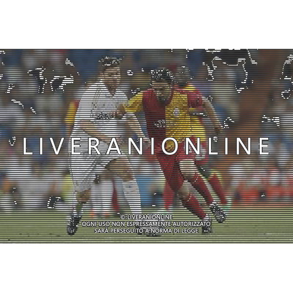 Real Madrid\'s Xabi Alonso and Galatasaray\'s Inan during Santiago Bernabeu Cup on August 24th 2011. Photo: Cesar Cebolla / ALFAQUI