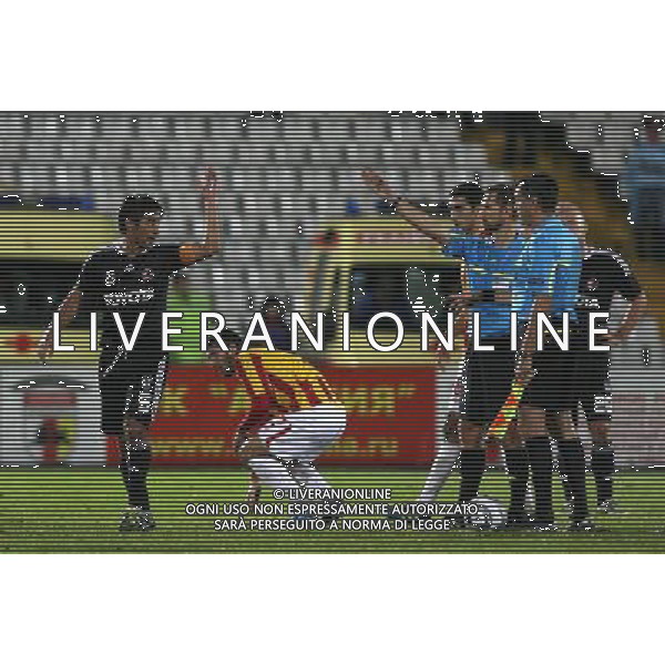 UEFA Europa League play off second leg soccer match between Alania Vladikavkaz and Besiktas at Republican Spartak stadium, in Vladikavkas, Russia, 25 August 2011. Match Scored: Alania 2 - Besiktas 0 Pictured: Referee Alexandru Dan Tudor and Ibrahim Toraman of Besiktas. / Europa League - Alania- Besiktas AG. ALDO LIVERANI SAS- ITALY ONLY *** Local Caption *** .