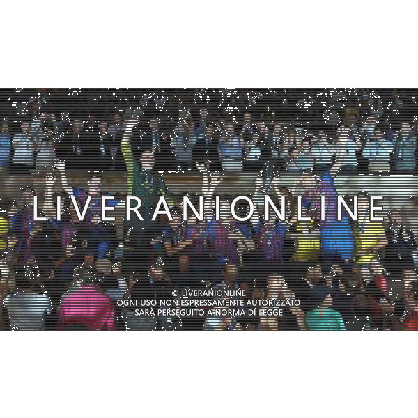 UEFA Supercoppa Europea 2011 Montecarlo - 26.08.2011 Barcellona-Porto Nella Foto:xavi alza la coppa /Ph.Vitez-Ag. Aldo Liverani