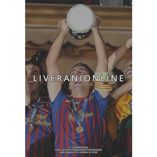 UEFA Supercoppa Europea 2011 Montecarlo - 26.08.2011 Barcellona-Porto Nella Foto:xavi alza la coppa /Ph.Vitez-Ag. Aldo Liverani